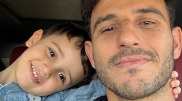 ظهور لافت لحمدي فتحي رفقة ابنه في صورة جديدة